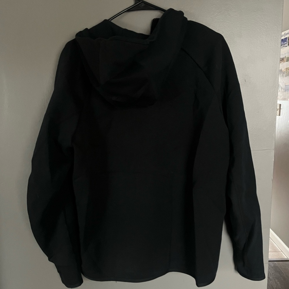 Nike Tech Sweatshirt - Picture 2 of 4